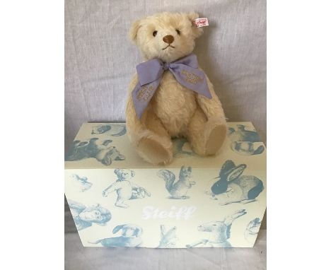 Steiff 2010 club edition 30cm , red/white tag, as new. No certificate, boxed including outer box.