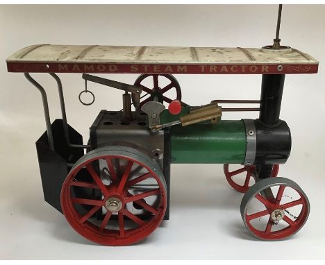 Mamod: An unboxed Mamod Live Steam Traction Engine, T.E.1a. complete with fuel burner, funnel and steering rod.