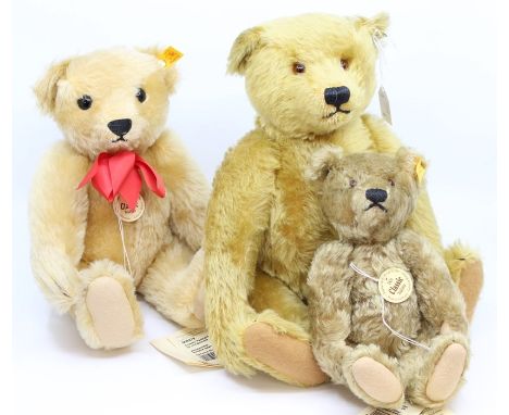 Steiff: A collection of three Steiff teddy bears, to comprise: Classic, 000713; Classic, 000379; and another, Limited Edition