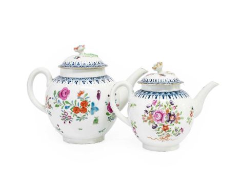 A Worcester Porcelain Teapot and Cover, circa 1770, with scalloped rim and floral knop, decorated with formal underglaze blue