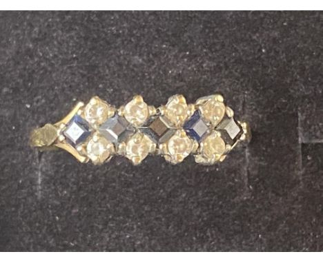 9ct Gold ring set with blue &amp; white stones Size T 