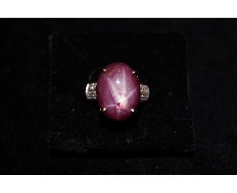 A 9 ct gold star ruby ring 