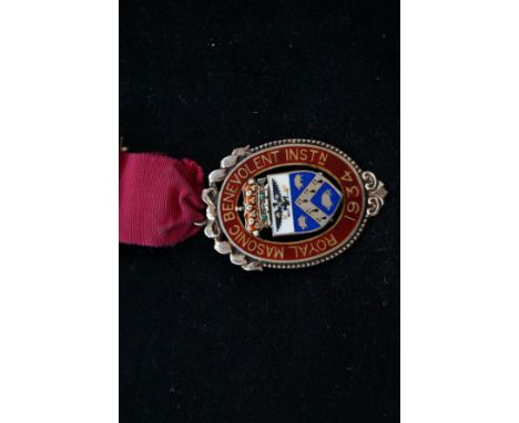 A Silver and enamel masonic jewel 