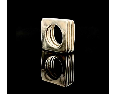 A contemporary silver concertina ring 21gm