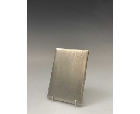 A heavy engine-turned silver cigarette case 6.3ozCondition report: 12.5 x 8.5cm Good condition opens and closes properly with