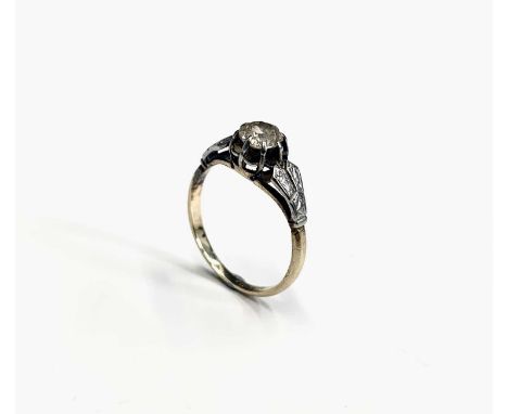 A gold solitaire diamond ringCondition report: Stone Diameter 5mm