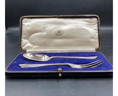 A cased Christening set of fork and spoon, hallmarked for London