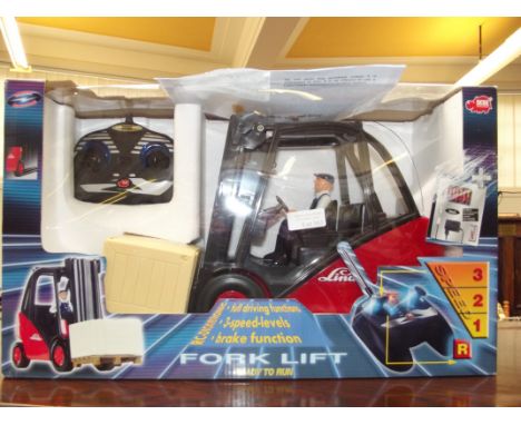 3 speed remote controlled fork lift