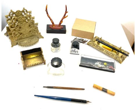 Selection of vintage and later writing nibs, leads etc 