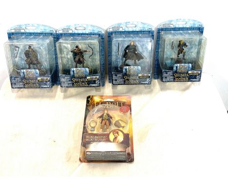 Selection of Boxed Lord of the rings and the Hobbit includes Bilbo baggins, Morla orc runner, Rohan soldier, Archer etc 