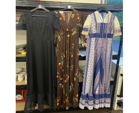 3 Vintage ladies dresses sizes M/L 