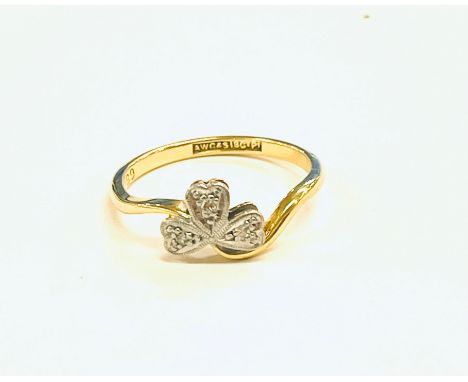 Antique 18ct gold and platinum clover leaf ring set with 3 diamonds 2.7gm, approximate ring size N 
