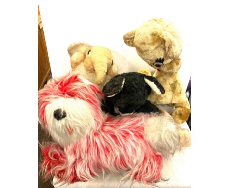 Large selection of vintage and later teddies 