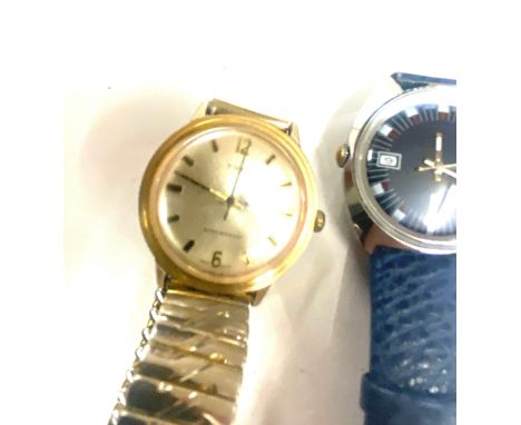2 Vintage gents Timex wrist watches, working 