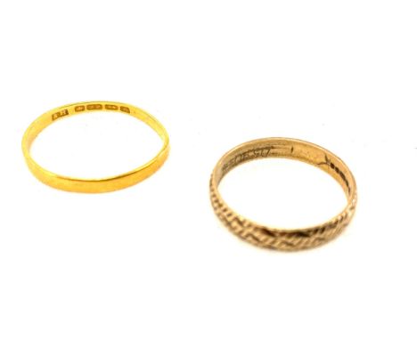 Hallmarked 22ct gold wedding band total weight 1.9g and a 9ct engraved wedding band, approximate weight 2.1g, ring size Q 