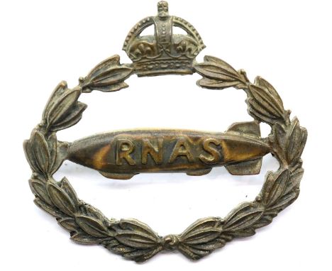 WWI Royal Naval Air Service Cap Badge. P&amp;P Group 1 (£14+VAT for the first lot and £1+VAT for subsequent lots) 