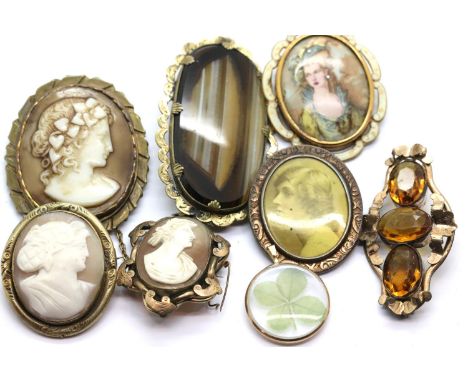 Collection of vintage pinchbeck mounted brooches including cameos.  P&amp;P Group 1 (£14+VAT for the first lot and £1+VAT for
