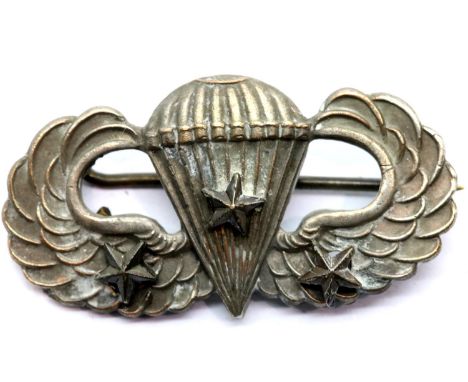 WWII British Made Silver Plated US Paratrooper Wings with 3 Operational Combat Jump Stars. P&amp;P Group 1 (£14+VAT for the f