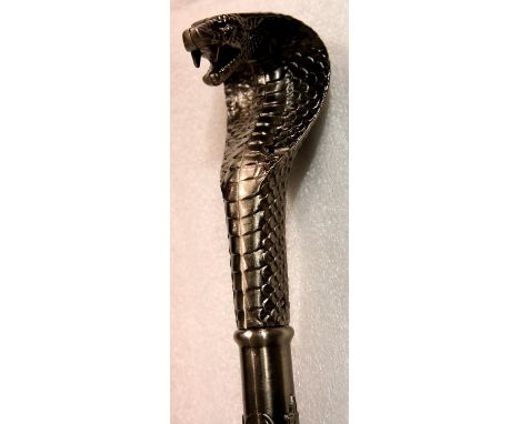 Cobras head handled walking stick. P&amp;P Group 3 (£25+VAT for the first lot and £5+VAT for subsequent lots) 