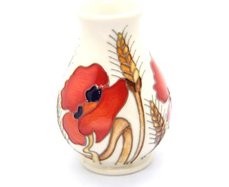 Moorcroft vase in the Harvest Poppy pattern, H: 7 cm. P&P Group 1 (£14+VAT for the first lot and £1+VAT for subsequent lots)C