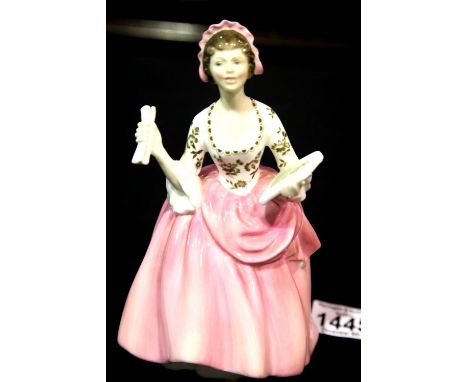 Royal Doulton Ballad Seller figurine HN 2266. P&P Group 2 (£18+VAT for the first lot and £3+VAT for subsequent lots)Condition