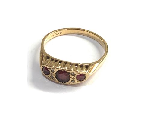 9ct gold garnet ring weight 2.7g 