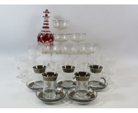 Mixed glass lot including a Decanter, crystal glasses, champangne glasses etc.