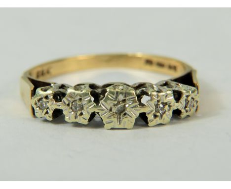 9ct Yellow Gold Ring Set with five Illusion Set Diamonds on Platinum Mount.   Finger size 'Q-5'  2.5g