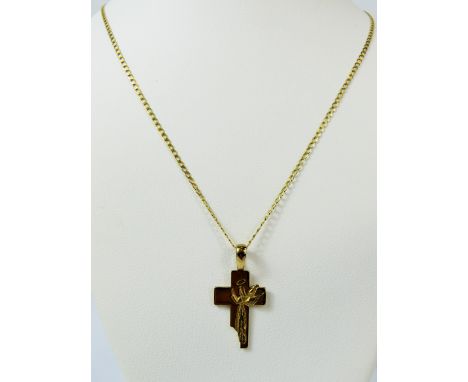 9ct Yellow Gold 'Old Rugged Cross' Crucifix with the words ' Keep me Safe'  To the Reverse .  Set on a 9ct Yellow Gold 20 inc