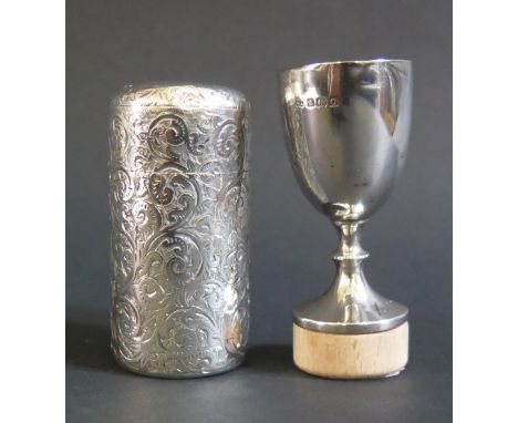 A Sterling Silver Cased Smelling Salts Flask (7cm) and small presentation cup 