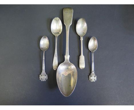 A George IV Silver Serving Spoon (London I.H) and other odd silver flatware, 140g 