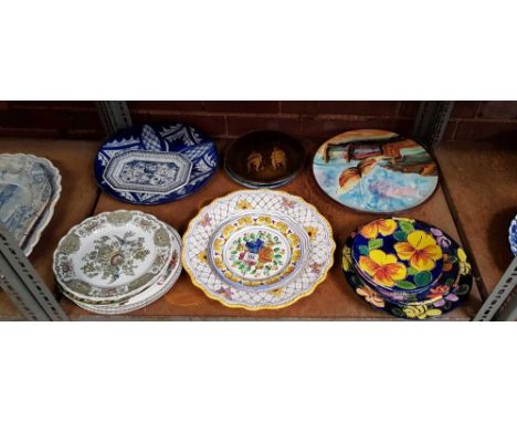 SHELF OF DECORATIVE PLATES, SOME BY THE HONITON POTTERY SHOP