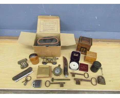 Collectors lot to include gas mask, opera glasses, lighter, knife and antique keys etc&nbsp;