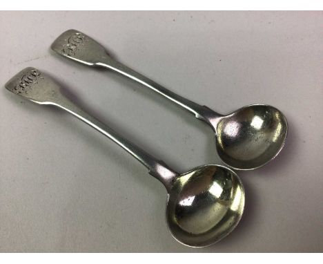 PAIR OF WILLIAM IV SILVER MUSTARD SPOONS, LONDON 1834 fiddle pattern with initial engraved terminals