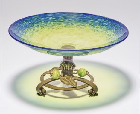 Fußschale "Coupe à pied noir" Verreries Schneider, Epinay-sur-Seine - 1918-21 Über schmiedeeisernem Stand mit Blatt- und Glas