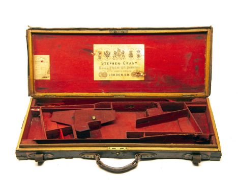 STEPHEN GRANTA BRASS-CORNERED OAK AND LEATHER DOUBLE GUNCASE,fitted for 28in. barrels could adapt tp 30in.), the interior lin