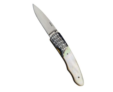 GEOFF HAGUE, ENGLANDAN EXQUISITE FOLDING-KNIFE WITH MOTHER OF PEARL SCALES, no visible serial number,manufactured in 2009, wi