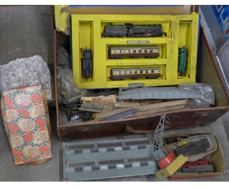 Hornby Dublo model rail with 4-6-0 Denbigh Castle, track, accessories, etc., a/f