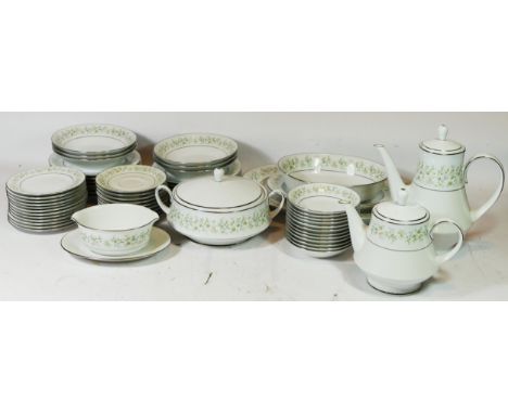A Noritake twelve place setting dinner service 'Savannah' pattern number - RD 2031. (4) 
