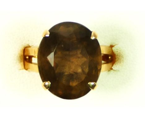 A vintage 9ct gold and smokey quartz dress ring, 16 x 8mm, N, 5.3gm 