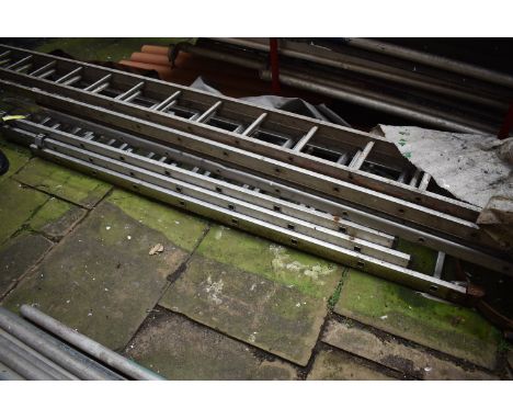 2.3m Double Extending Ladder