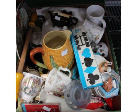 A box containing a good selection of glass and ceramic items including a Simon Drew apron