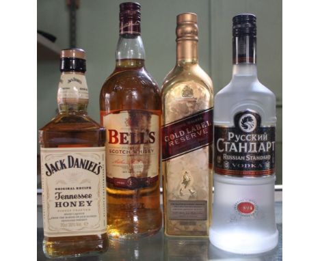 Johnnie Walker Gold Label Reserve Whisky, 1 bottle Bell's Scotch Whisky, 1 bottle PYCCKNN Ctahdapt vocka, 1 bottle Jack Danie