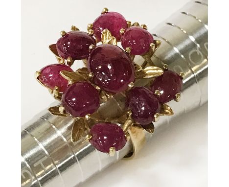 18CT GOLD RUBY CLUSTER RING