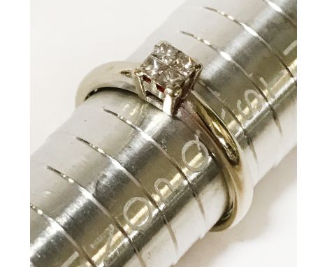 18CT GOLD &amp; DIAMOND RING - APPROX 0.2CT