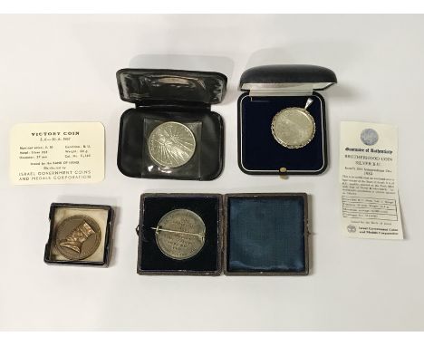 COLLECTION OF FOUR MEDALS INCLUDING WHITE METAL 1887 QUEEN VICTORIA GOLDEN JUBILEE MEDAL BY HEATON MADE AS BROOCH, TWO ISRAEL