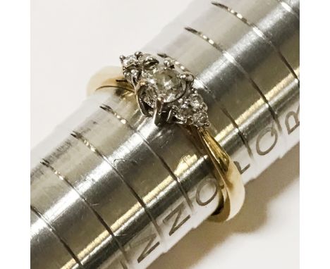 18CT GOLD &amp; DIAMOND SEVEN STONE RING