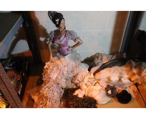 Pair of vintage collectable dolls. Not available for in-house P&amp;P 
