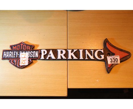 Cast iron Harley Davidson parking arrow sign, L: 40 cm. P&amp;P Group 1 (£14+VAT for the first lot and £1+VAT for subsequent 