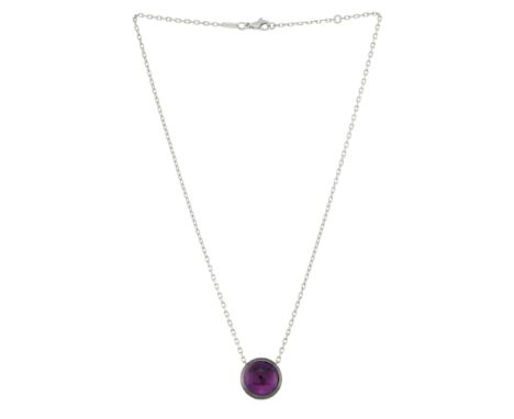 Boucheron, Tentation macaron, collier or gris et or noirci 750 retenant un centre serti d'un côté de saphirs roses taille ron